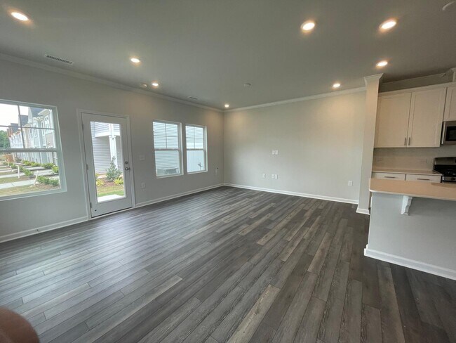 Building Photo - 206 Golden Arms Dr