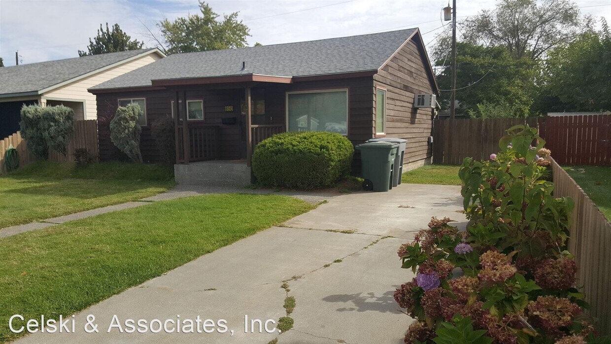 2 br, 1 bath House 810 Wright Ave House Rental in Richland, WA