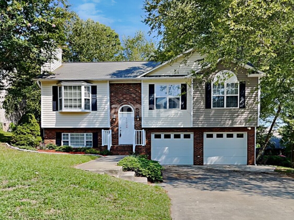 Foto principal - 1703 Hunterwoods Dr