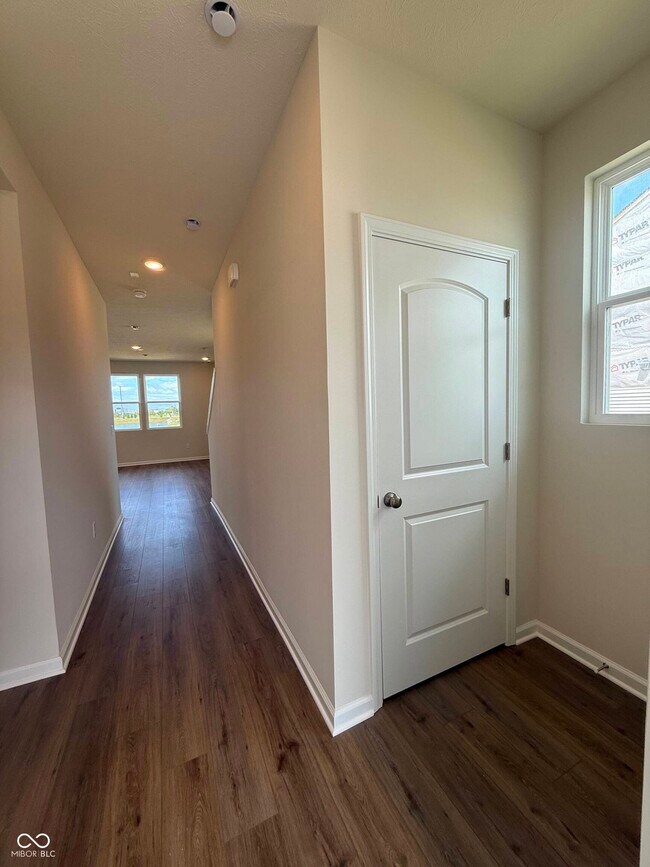 Foto del edificio - 3802 Sterling Dr
