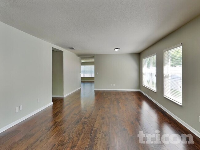 Foto del edificio - 3165 Kearns Rd