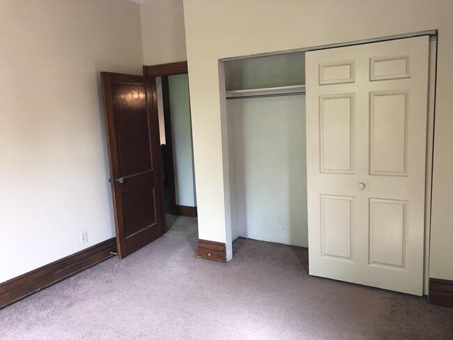 Large Bedroom - 2140 Sinton Ave