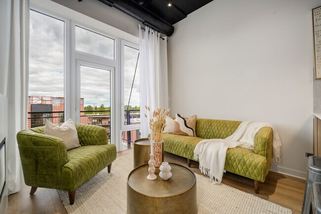 Foto del edificio - 2725 N Thatcher Ave