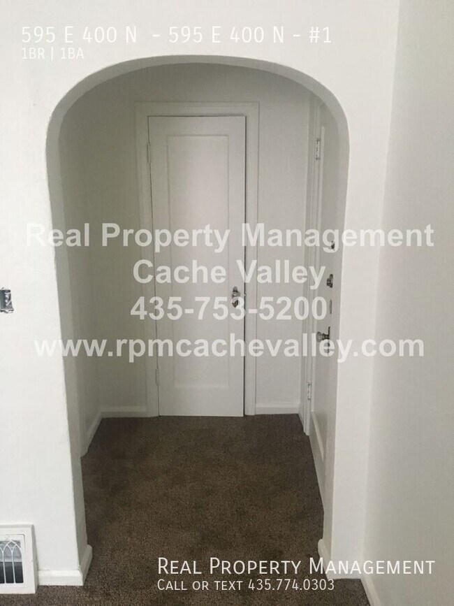 Building Photo - 595 E 400 N