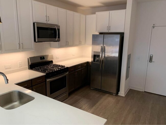 Photo - 4743 N Wolcott Ave Apartment