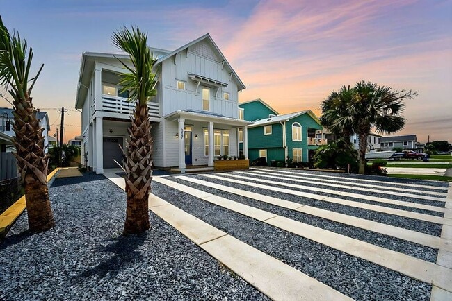 Building Photo - (K194) 317 Third Avenue S, Kure Beach, NC 28449