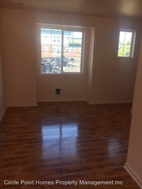 Building Photo - 123 21st Ave