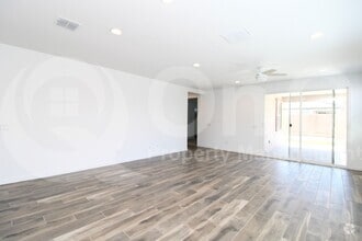 Building Photo - 3303 S Piedra Cir