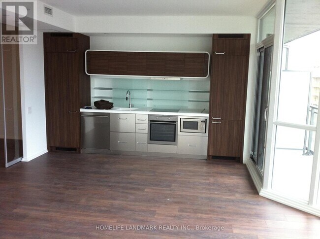 Photo du bâtiment - 45 Charles St E