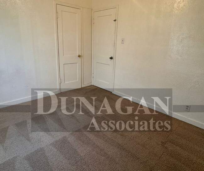 Foto del edificio - COMING SOON !2 Bedroom 1 Bath home Central Heating and Cooling