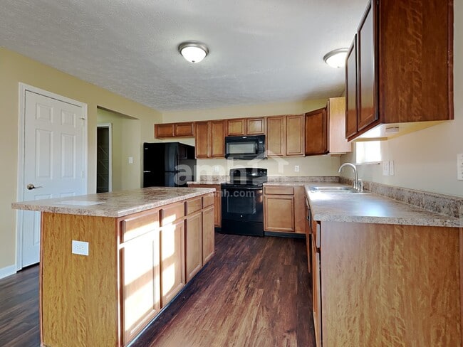 Building Photo - 17193 Linda Way