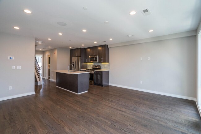 Building Photo - 1432 Clymer Street