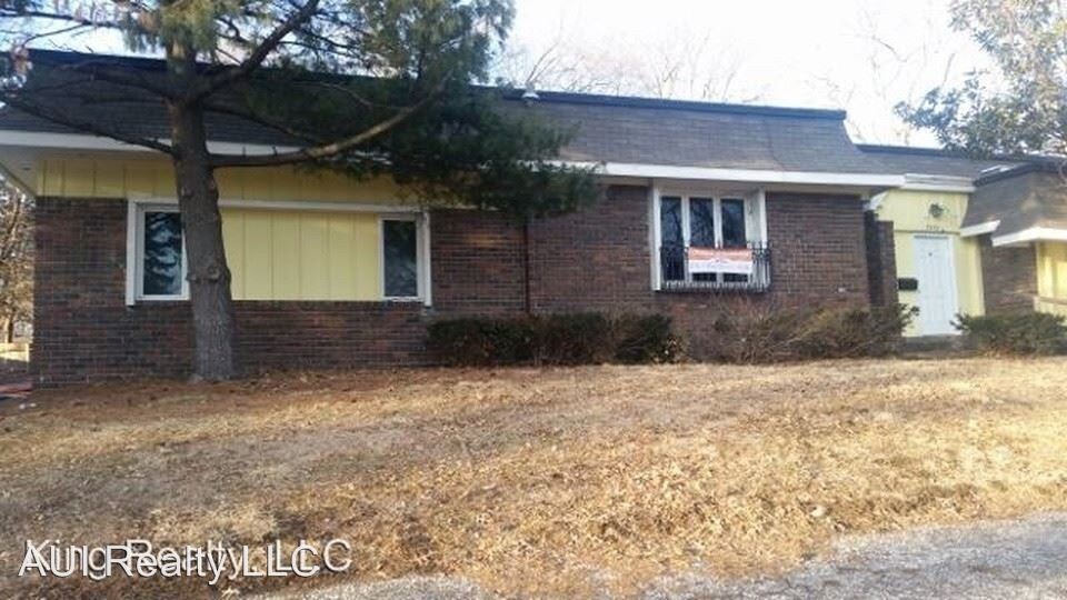 Foto principal - 7202-7208 E 87th Terrace