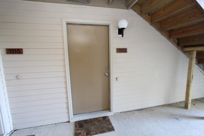 Building Photo - 1113 Aspen Dr