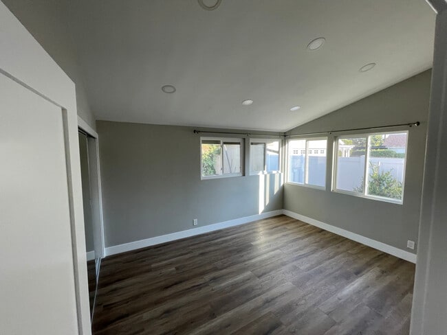 Building Photo - 11442 Foster Rd