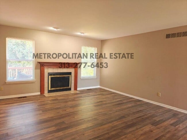 Building Photo - 32380 Brown St