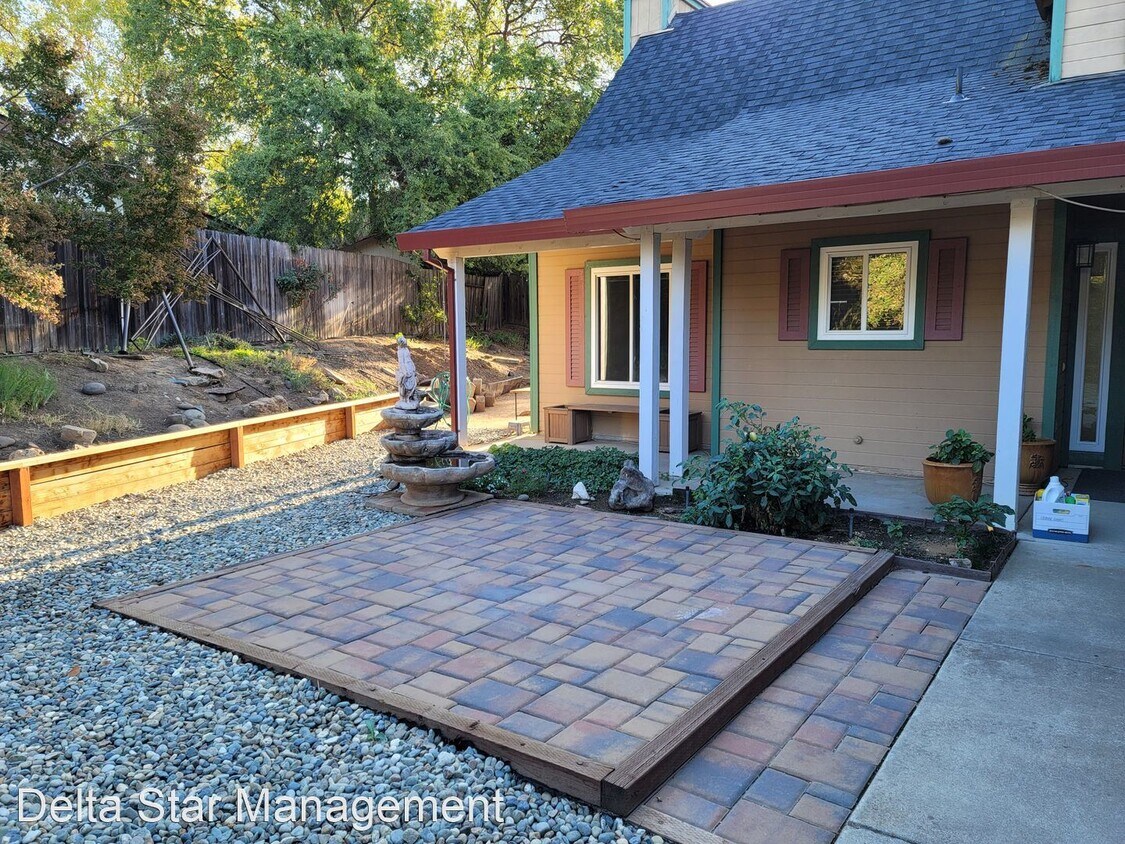 Primary Photo - 3 br, 2 bath House - 3587 SILVER RANCH AVENUE