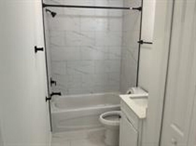 Foto del edificio - 1038 Albert Ave