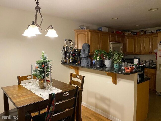 Building Photo - 20 Cabernet Dr