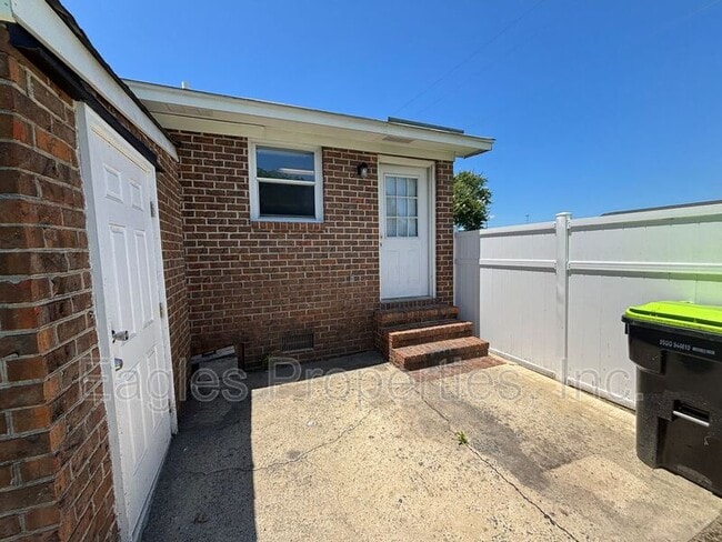 Building Photo - 106 Gurley Ave