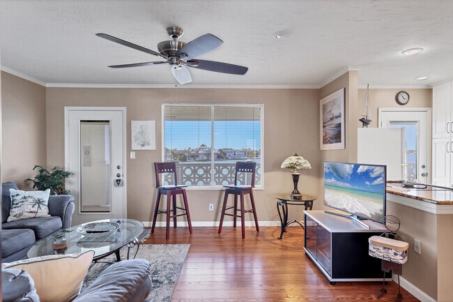 Foto del edificio - 761 John Ringling Blvd