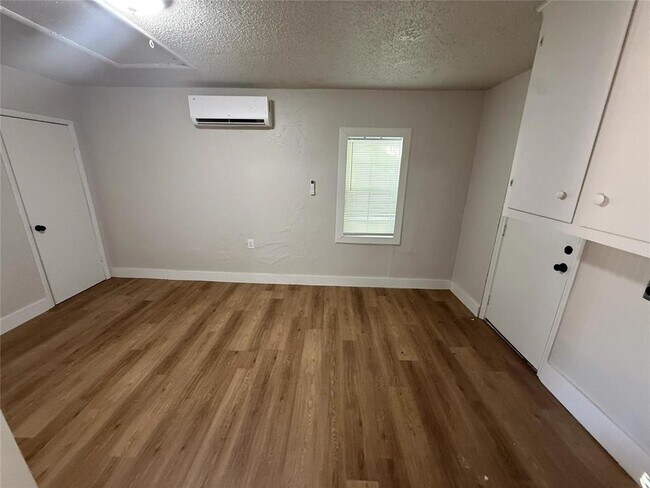 Building Photo - 405 NW 90th St