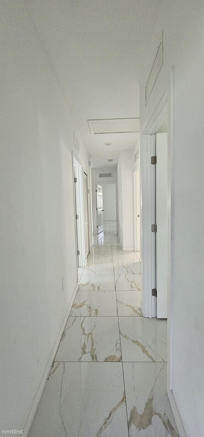 Foto del edificio - 5 br, 2 bath House - 2751 NW 58th St Casa ...