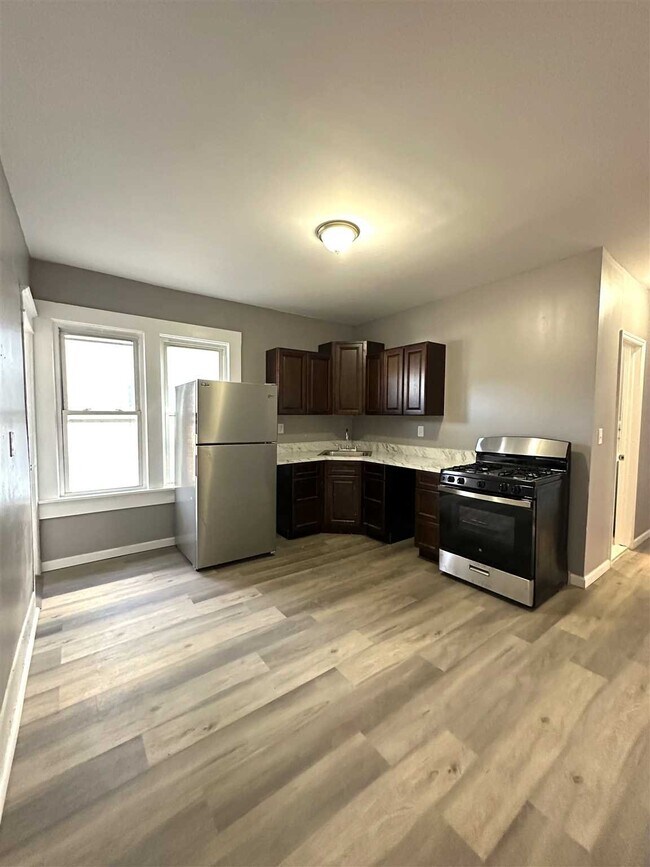 Foto del edificio - 201 Winnikee Ave