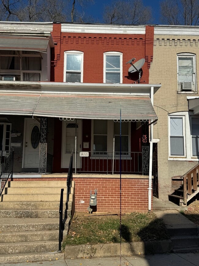 Building Photo - 611 Locust St