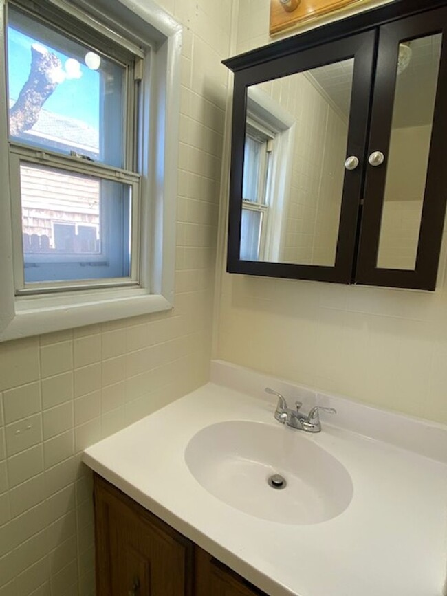 Foto del edificio - 2 Bedroom 1 Bathroom Unit Available in Urb...