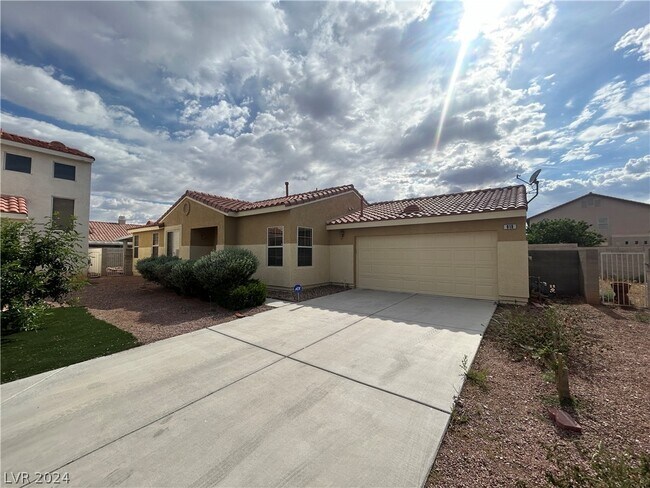 Building Photo - 919 Country Skies Ave