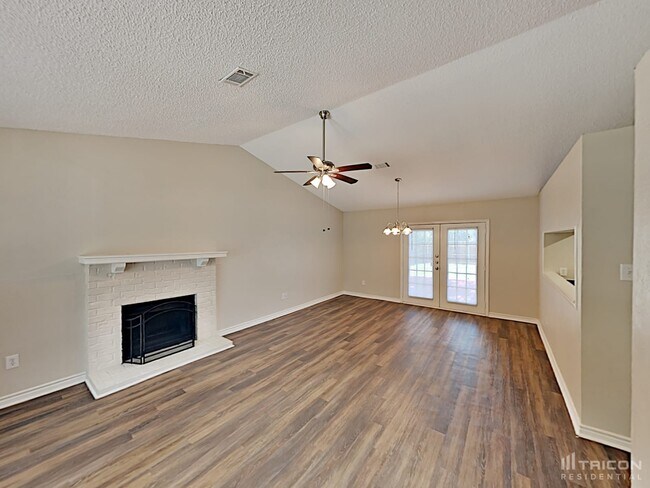 Foto del edificio - 4628 Moss Rose Dr