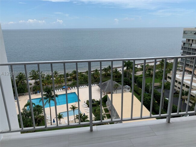 Building Photo - 881 Ocean Dr