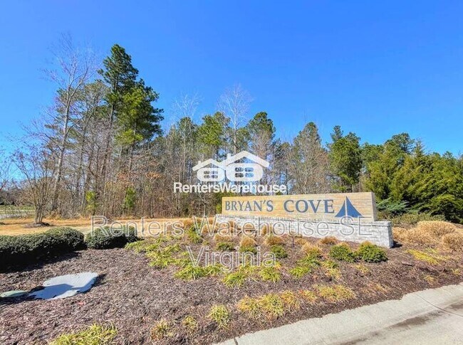 Building Photo - 1724 Defiance Dr