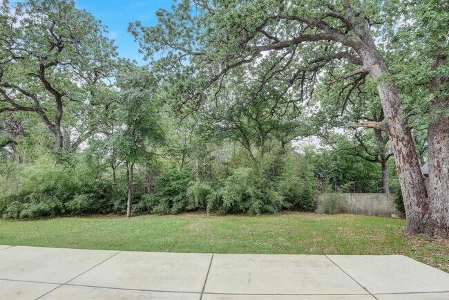 Building Photo - 2507 Rogge Ln