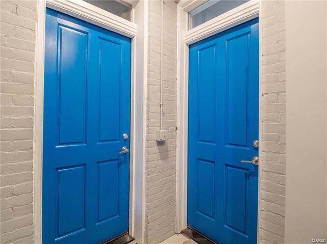 Foto del edificio - 2111 Menard St