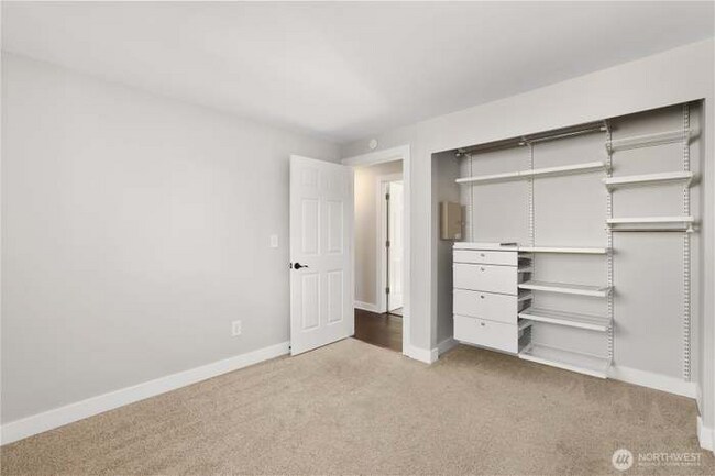 Building Photo - 4981 31st St NE