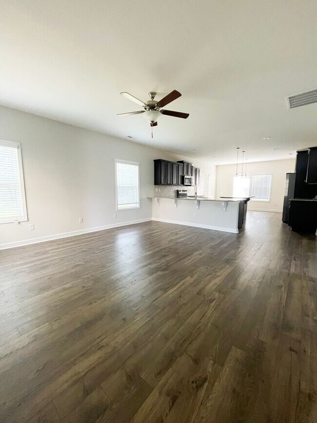 Foto del edificio - 351 Springhaven Dr