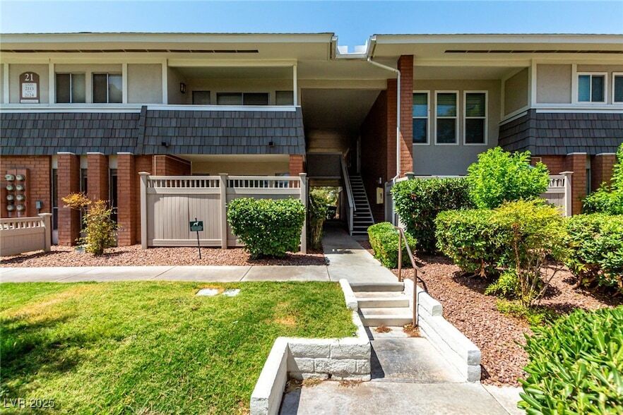 Foto principal - 650 Oakmont Ave