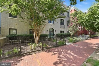 Building Photo - 315 G St NE