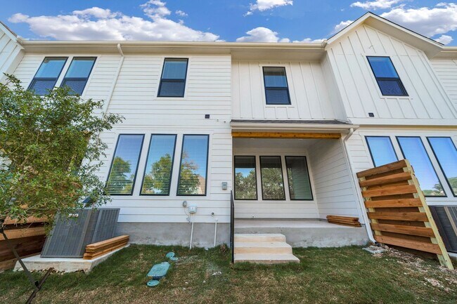 Building Photo - Brand New Townhome in Bella Vista!!!!