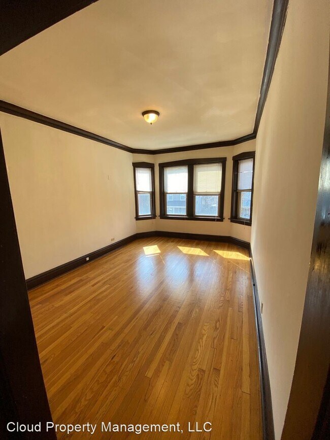 Foto del edificio - 1 br, 1 bath Apartment - 4037 N. Central Park