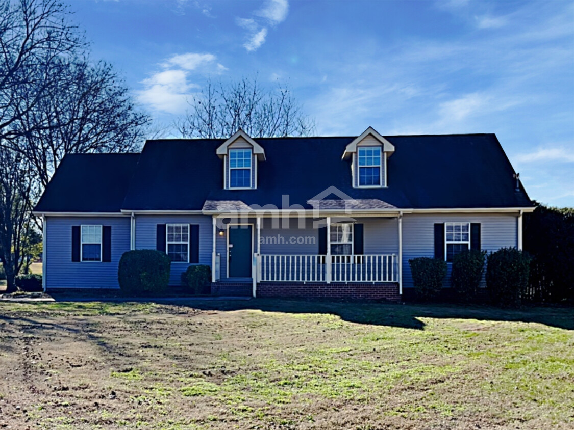 Primary Photo - 204 Jonathan Way