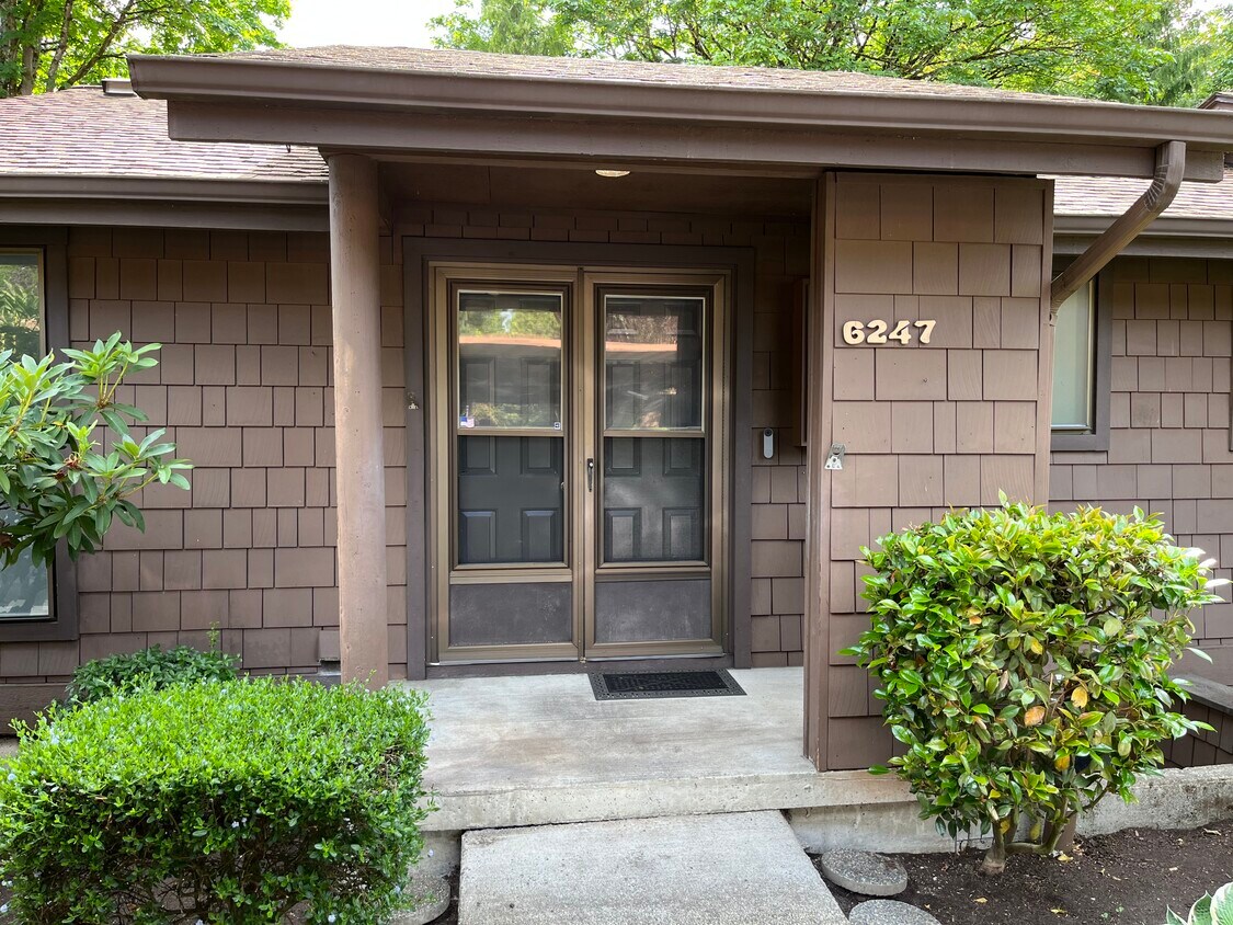 Foto principal - 6247 S 153rd St