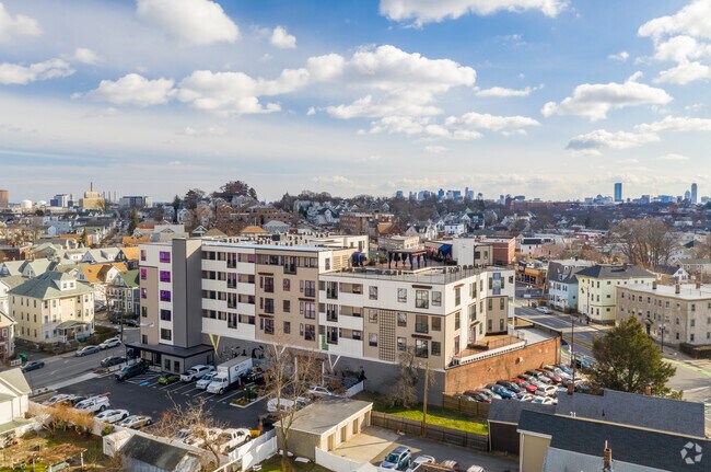 Exterior - 519 on Broadway