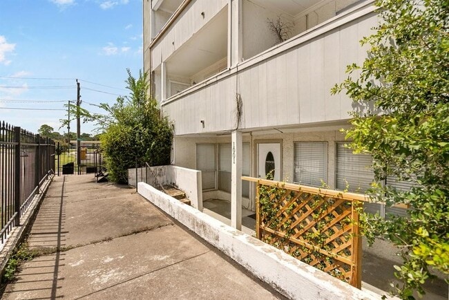 Building Photo - 781 Country Pl Dr