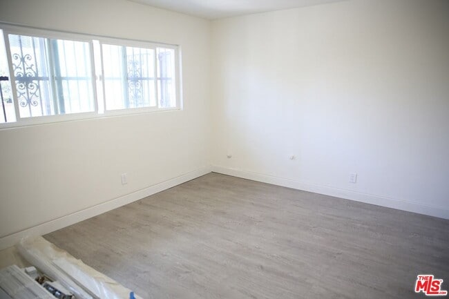 Building Photo - 1154 N Virgil Ave