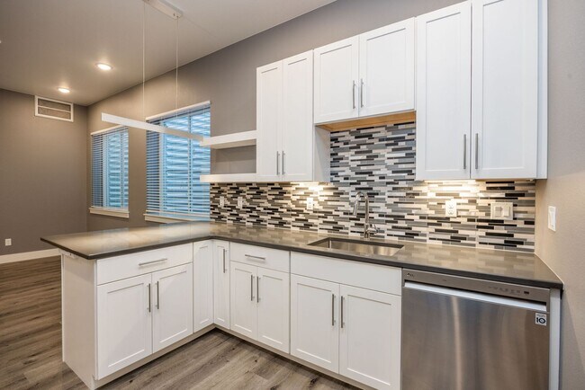 Foto del edificio - 745 N Washington Ave