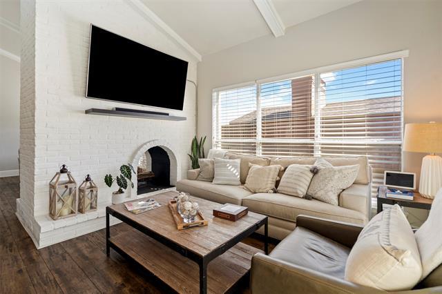 Foto del edificio - 5916 Sandhurst Ln