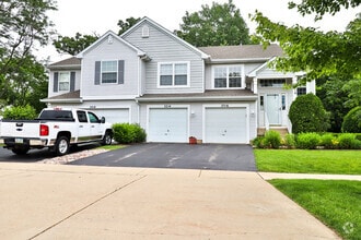 Building Photo - 2314 Woodside Dr